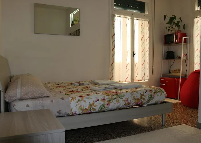 Konukevi Venezia Lovely 3*